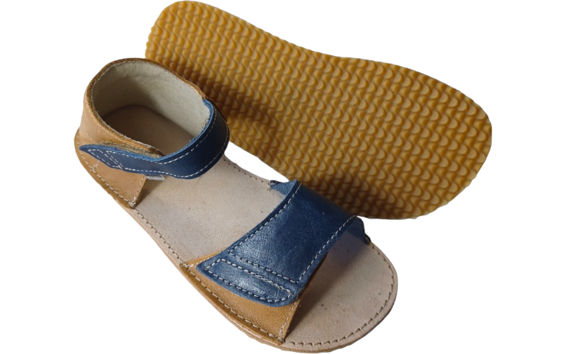 hnědé lehké barefoot sandálky