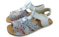 bílé barefoot sandálky