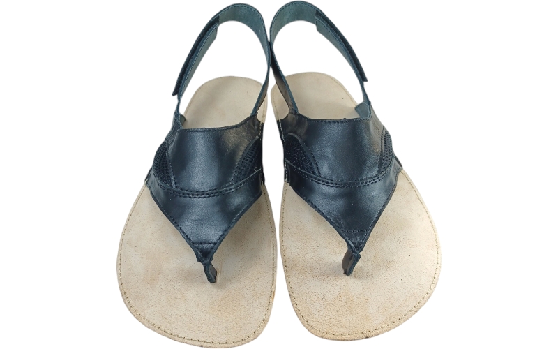 barefoot černé sandály